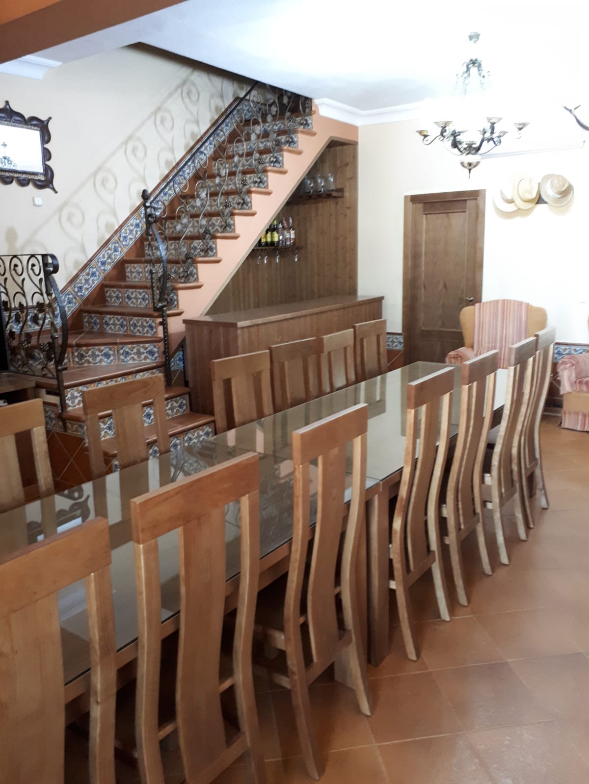 SALÓN COMEDOR PARA TODA LA FAMILIA Y MÁS