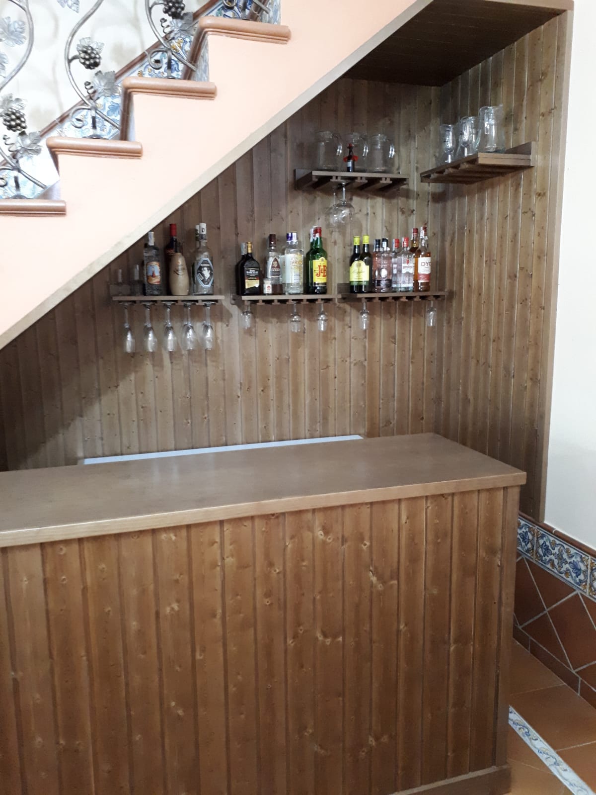 SALÓN COMEDOR PARA TODA LA FAMILIA Y MÁS