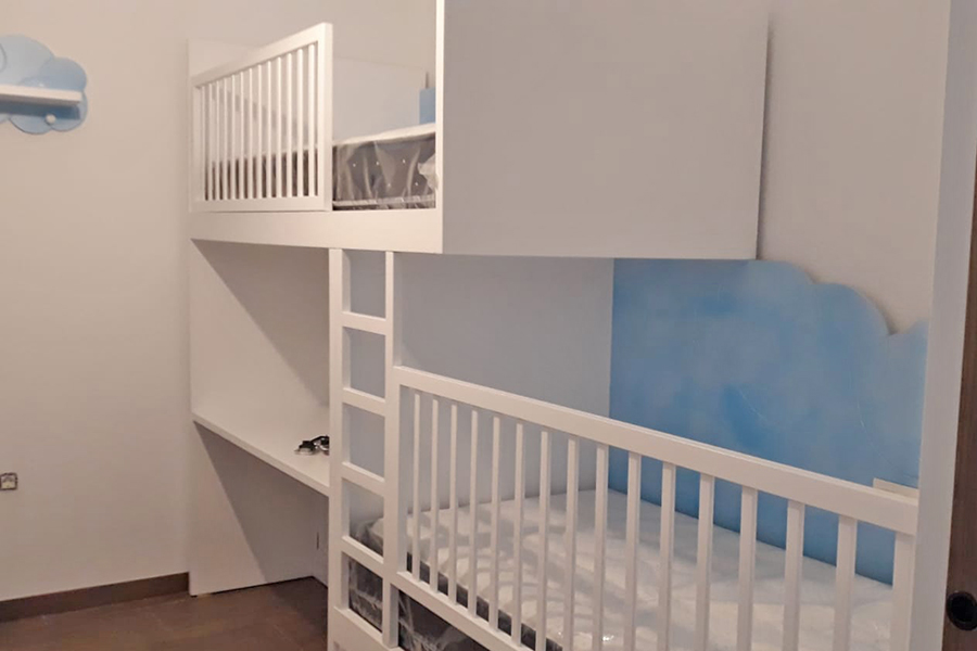 Dormitorio juvenil con cama block a medida