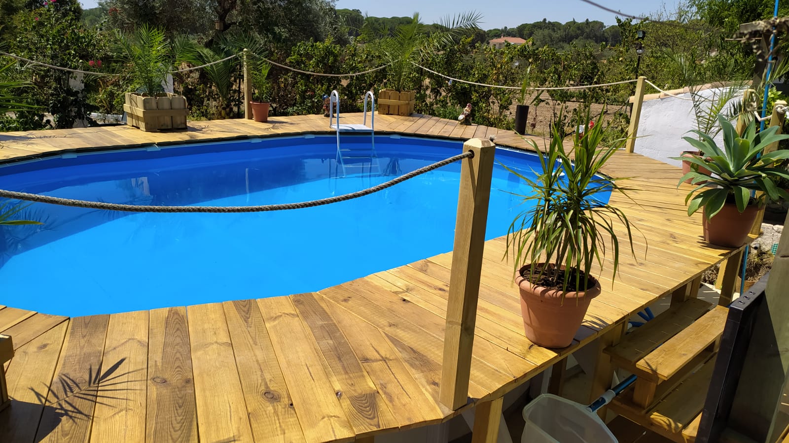 Cubierta para piscina de madera y a medida