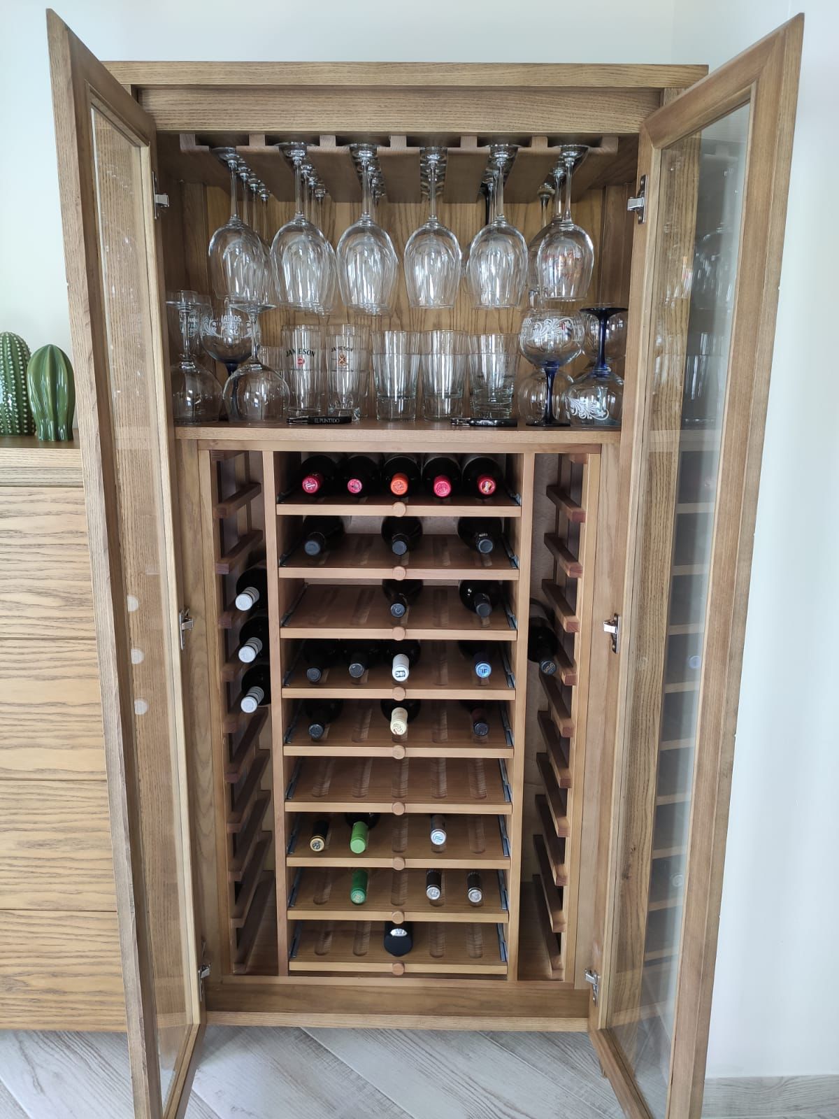 Mueble bodega para tenerlo todo recogido