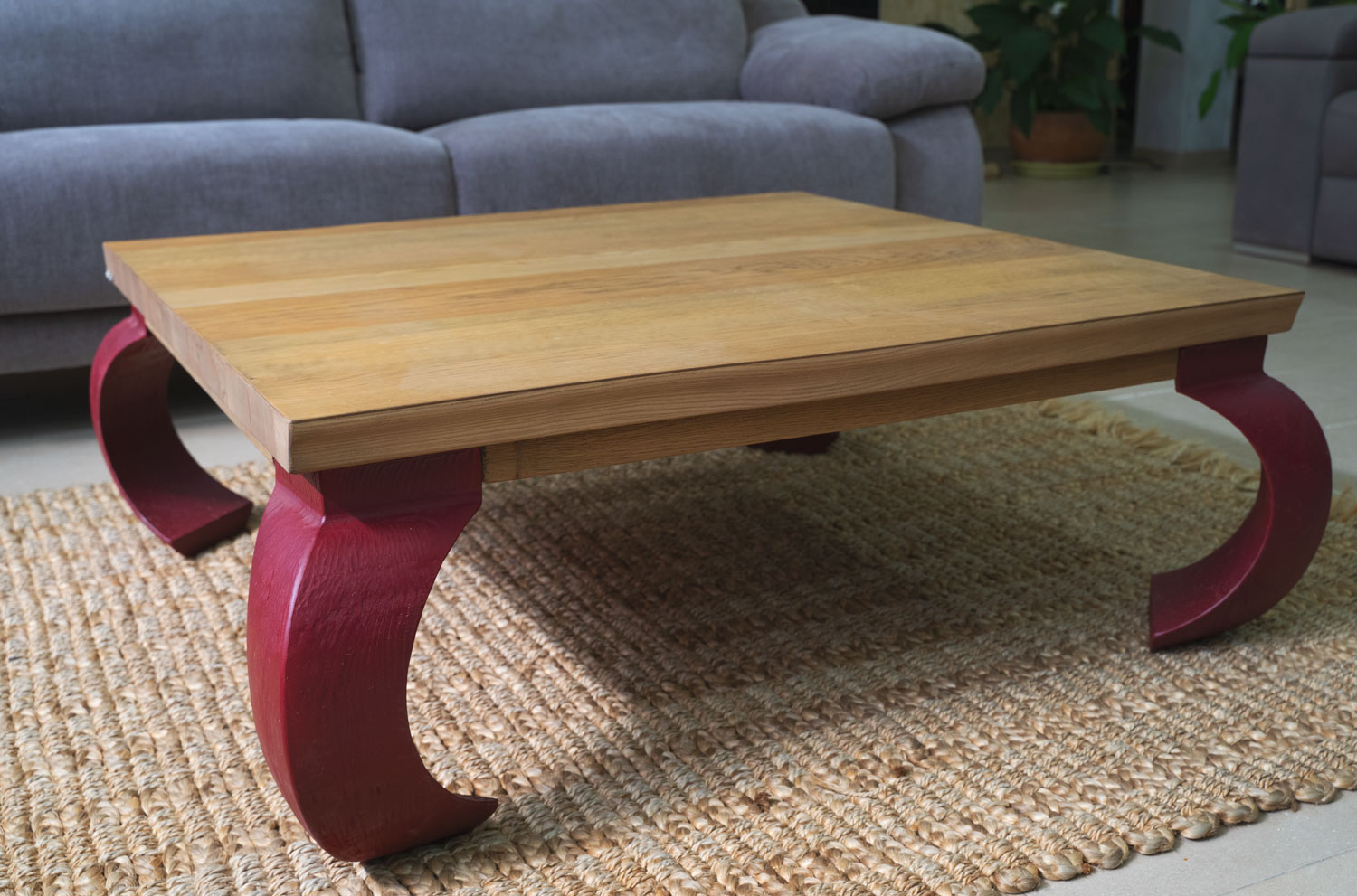 Mesa baja de salón en madera de roble